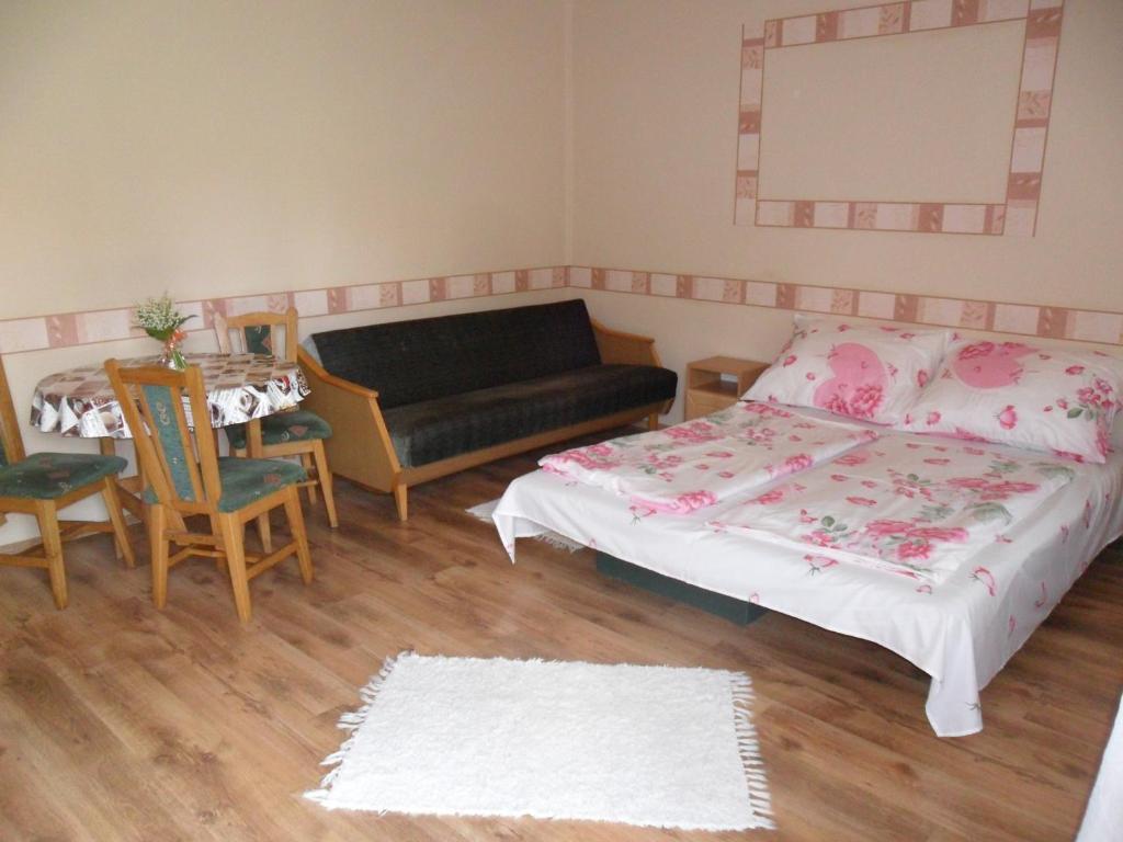 Emese Apartman Hajdúszoboszló الغرفة الصورة
